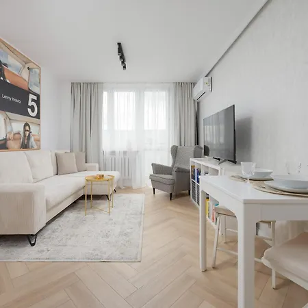 Iconic City View By Solarento Apartamento